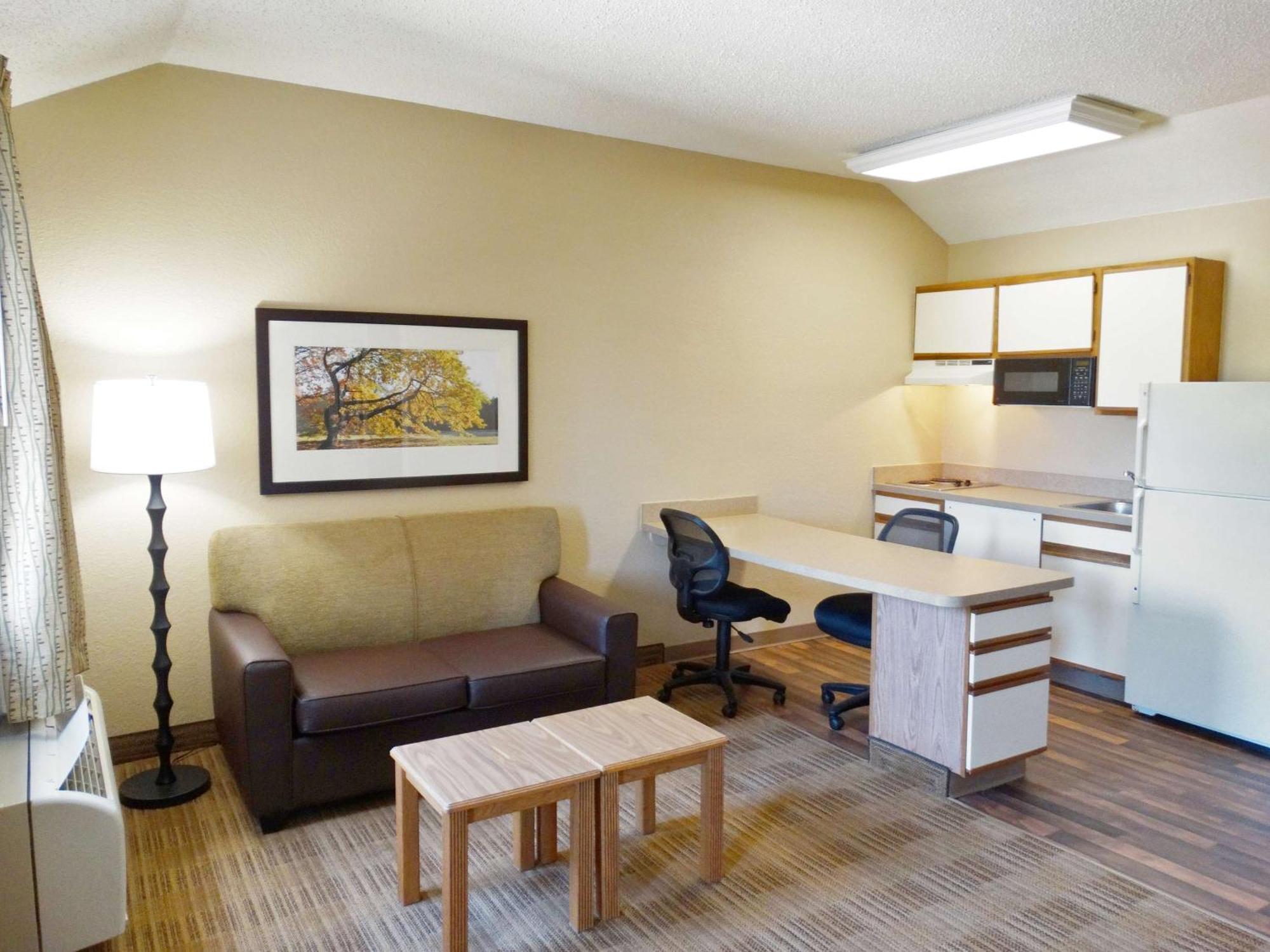 Extended Stay America Select Suites - Providence - Airport Warwick Exteriör bild
