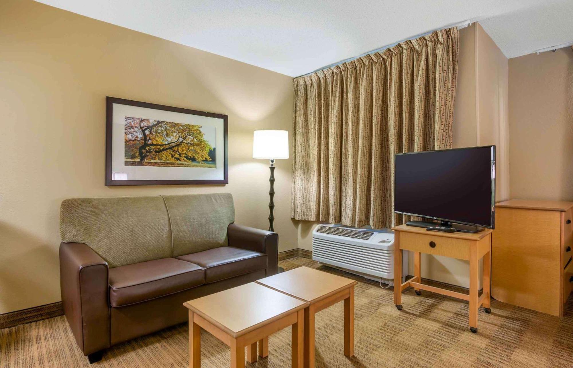 Extended Stay America Select Suites - Providence - Airport Warwick Exteriör bild