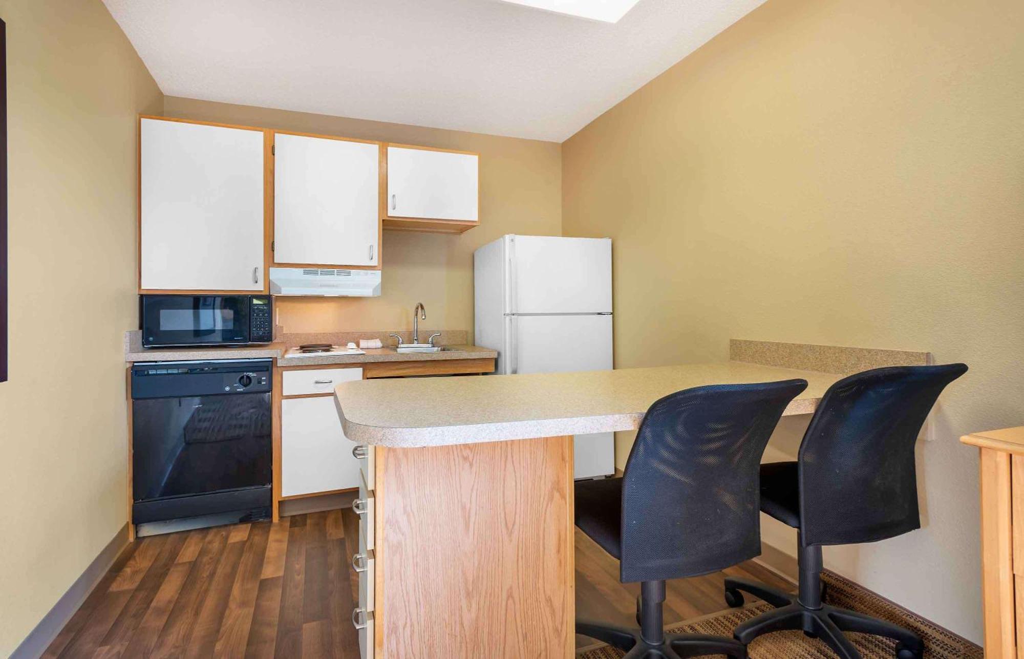 Extended Stay America Select Suites - Providence - Airport Warwick Exteriör bild