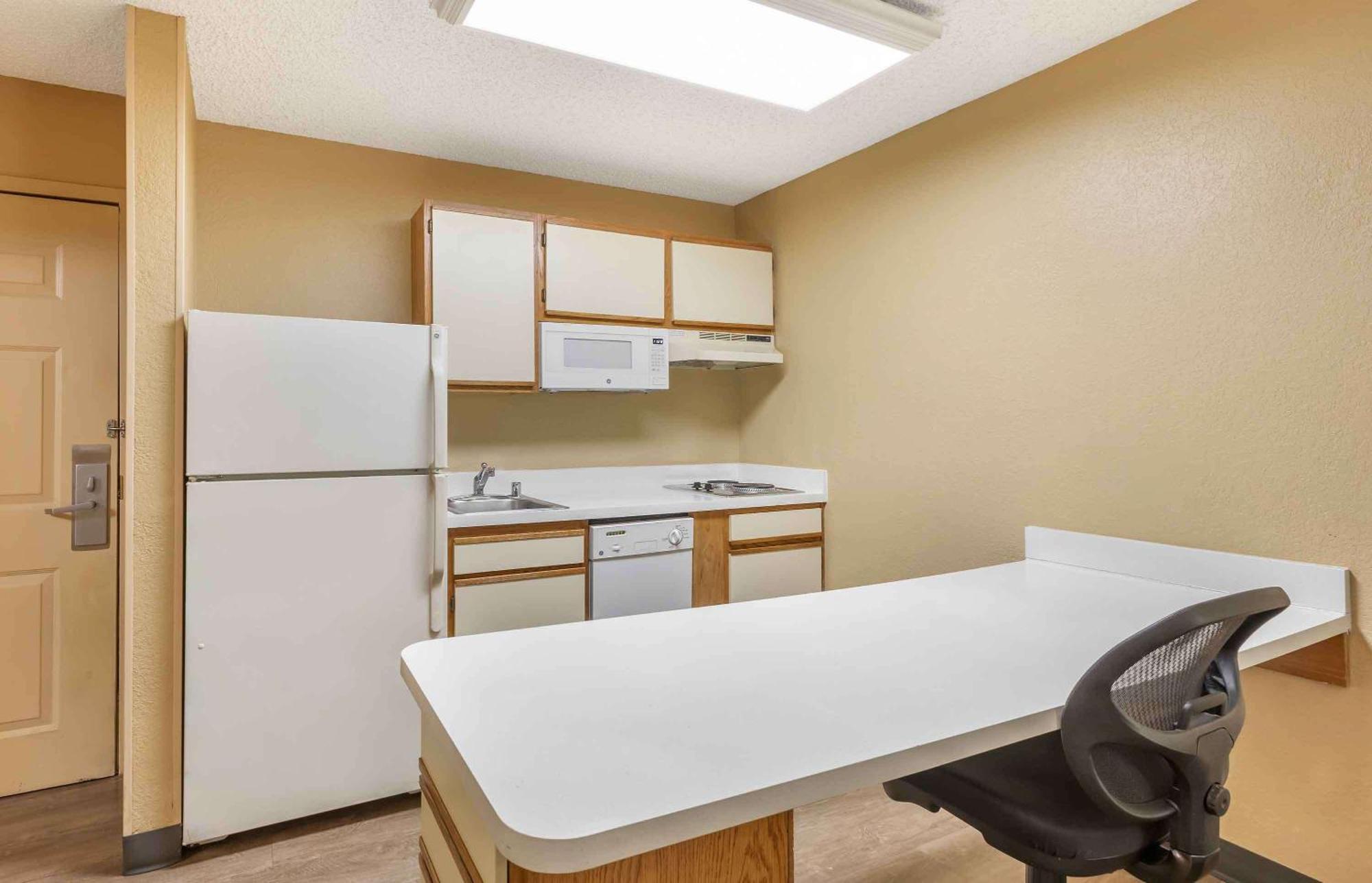 Extended Stay America Select Suites - Providence - Airport Warwick Exteriör bild