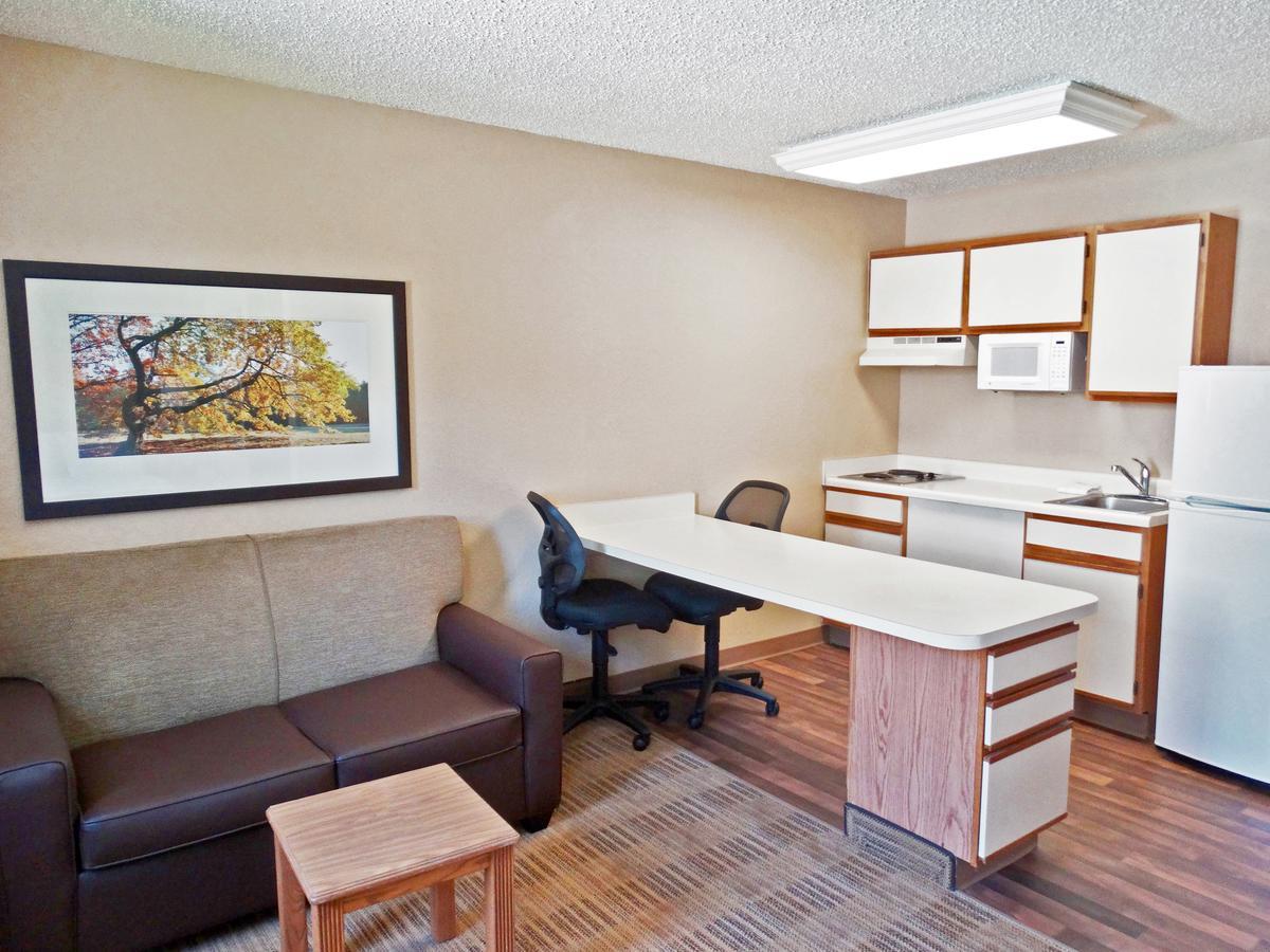 Extended Stay America Select Suites - Providence - Airport Warwick Exteriör bild